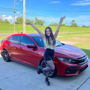 Meet your Posher, Kayla